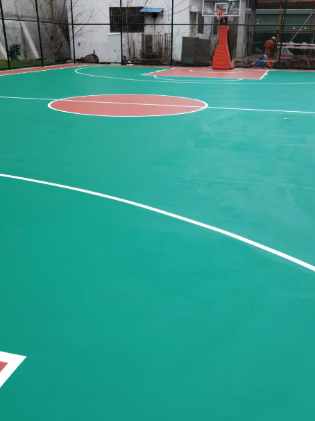 泽州 球场长期使用易出现地面开裂